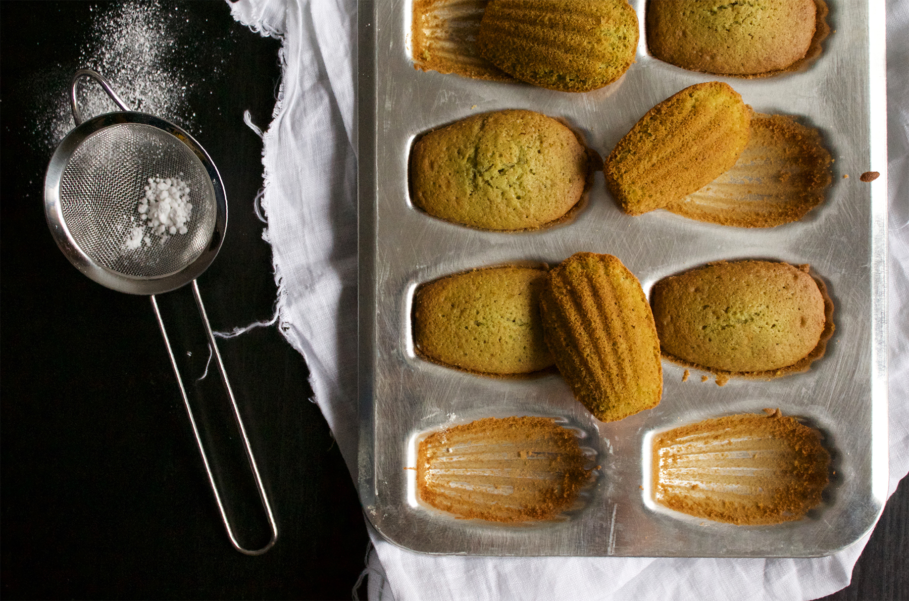 Matcha Madeleine appena sfornate