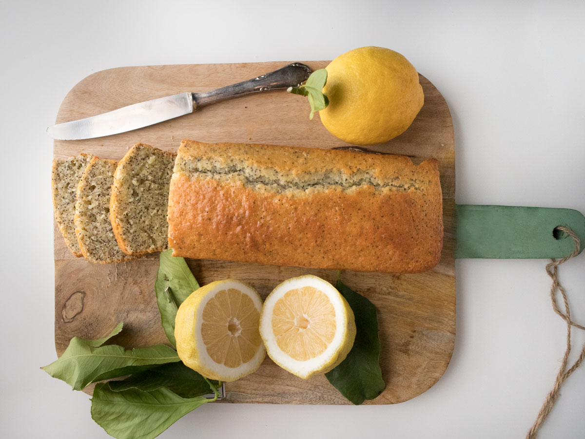 Plumcake al limone e semi di papavero